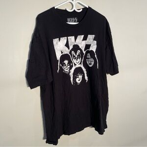 Kiss Black and White Short Sleeve Tee